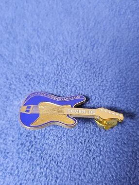 Classic Superstars Live Enamel Guitar Pin - Blue & Gold (Dover, DE)